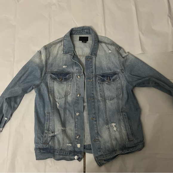Men’s Light blue distressed Jean jacket-great condition size M - Picture 2 of 4